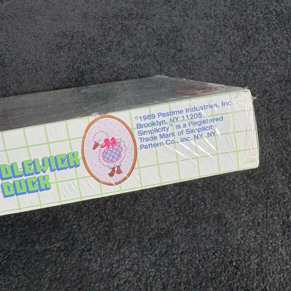 Simplicity Candlewick Duck Vintage Needlework Craft Kit - New In Box Cottagecore - Picture 6 of 7